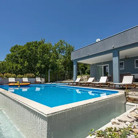 Organic Gardens Villa *