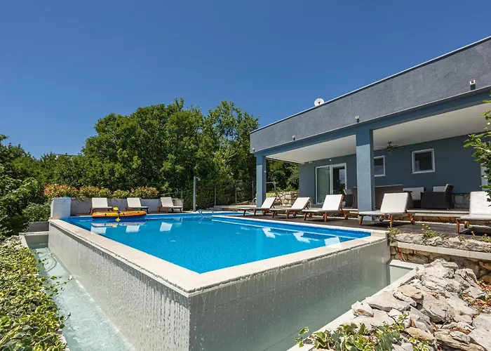 Organic Gardens Villa *